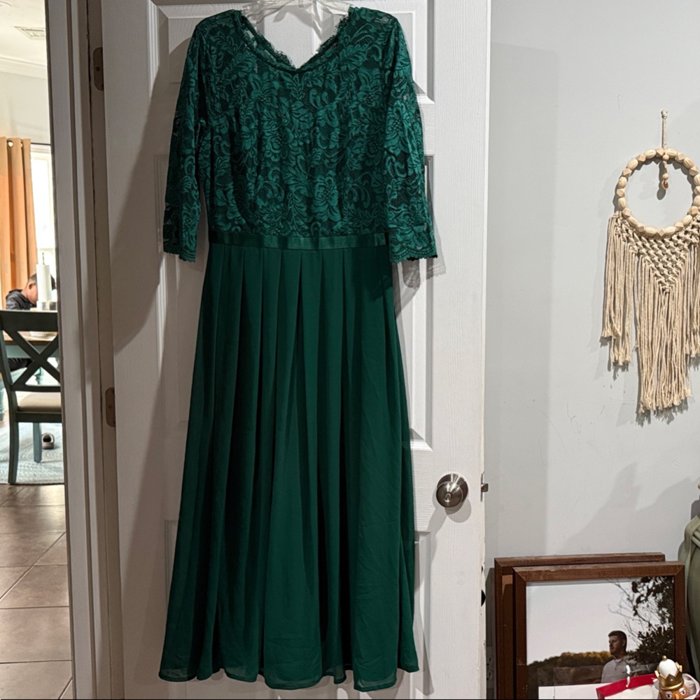 Chic Long Sleeve Green Lace Dress